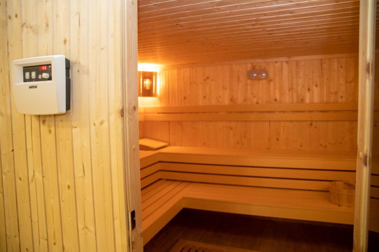 Hotel Vila Zana Γκόστιβαρ Εξωτερικό φωτογραφία